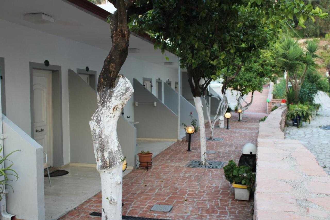 Milto'S Studios Parga Exterior photo